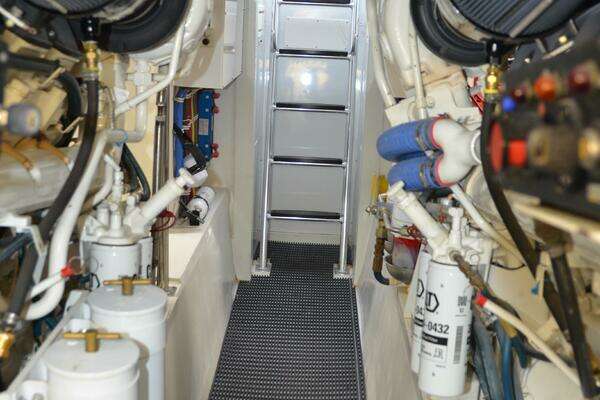 Hatteras Convertible Yacht For Sale