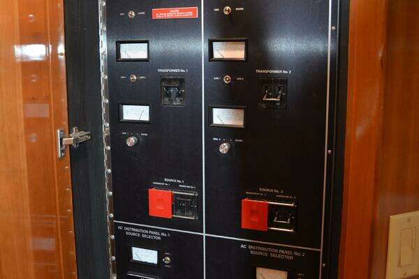 Hatteras Convertible Yacht For Sale