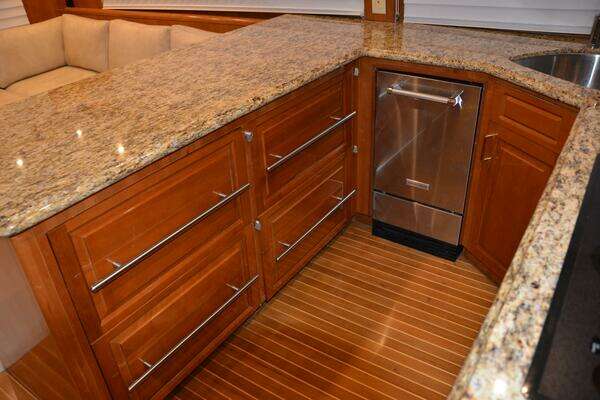 Hatteras Convertible Yacht For Sale