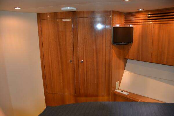 Hatteras Convertible Yacht For Sale