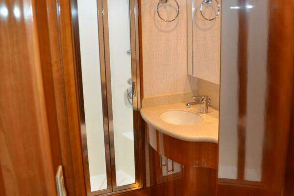 Hatteras Convertible Yacht For Sale