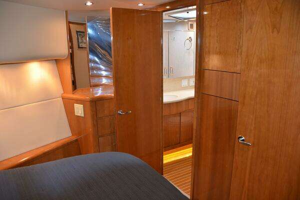 Hatteras Convertible Yacht For Sale
