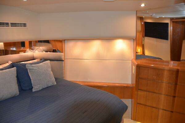 Hatteras Convertible Yacht For Sale