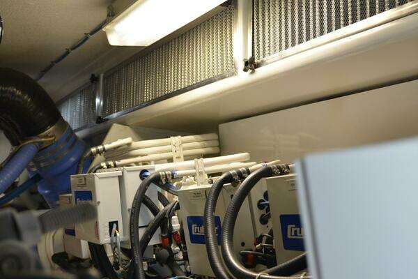 Hatteras Convertible Yacht For Sale