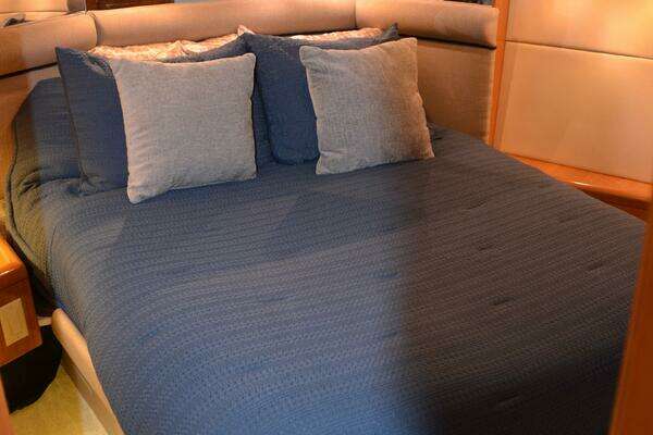 Hatteras Convertible Yacht For Sale