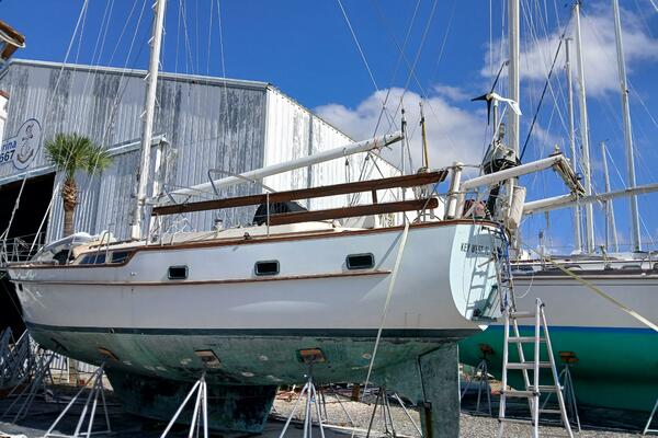 Star Gazer 43ft Irwin Yacht For Sale