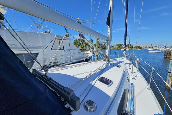 Surprise 47ft Catalina Yacht For Sale
