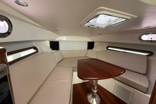 32ft Pursuit Yacht For Sale