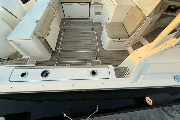 32ft Pursuit Yacht For Sale