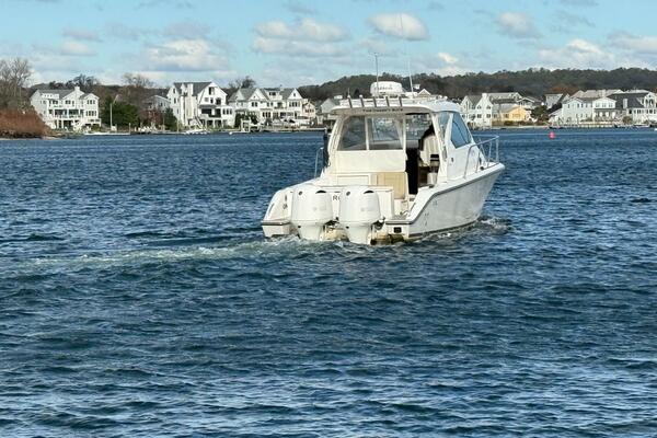 32ft Pursuit Yacht For Sale