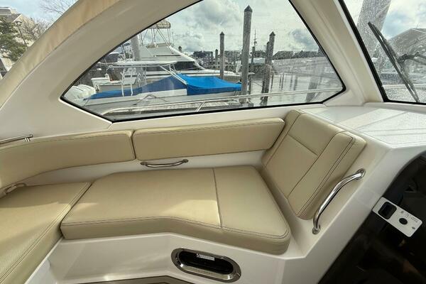 32ft Pursuit Yacht For Sale