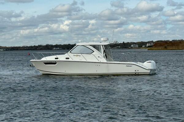 32ft Pursuit Yacht For Sale