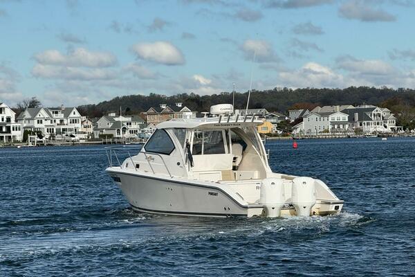 32ft Pursuit Yacht For Sale