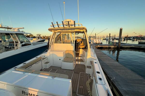 32ft Pursuit Yacht For Sale