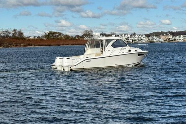 32ft Pursuit Yacht For Sale