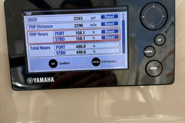 32ft Pursuit Yacht For Sale