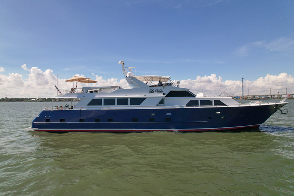 Photo of the 1987 Broward 104