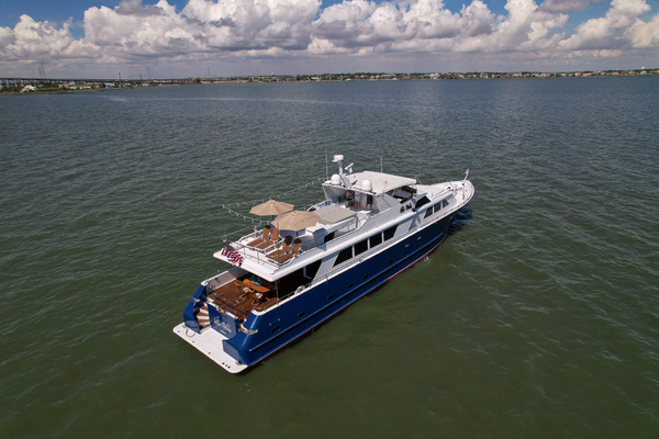 Photo of the 1987 Broward 104