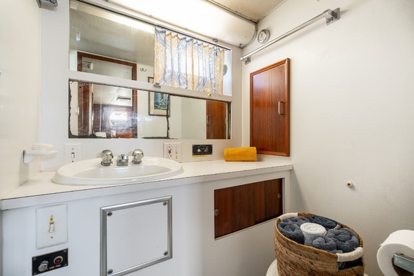 dharma 53ft Hatteras Yacht For Sale