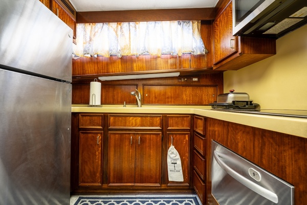 dharma 53ft Hatteras Yacht For Sale