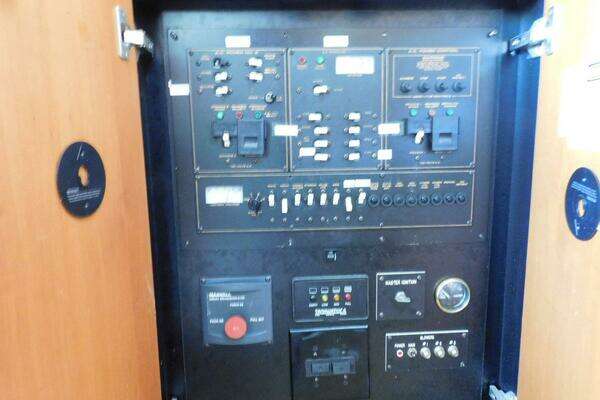 Photo of the 2003 Cruisers Yachts 3750 Motoryacht "How Lucky"