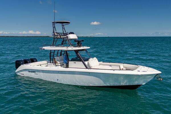 Everglades 375 Center Console Yacht For Sale