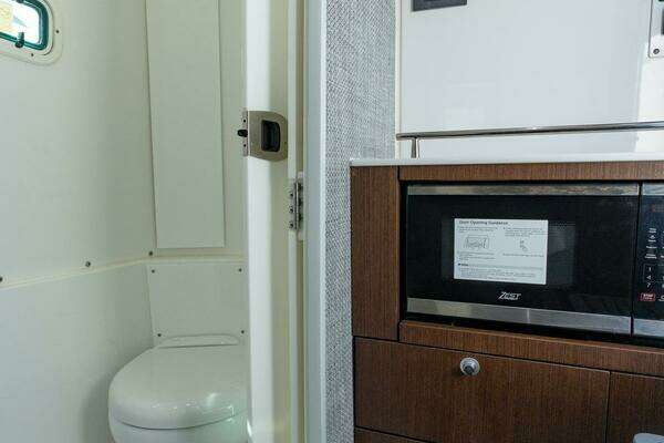 Everglades 375 Center Console Yacht For Sale