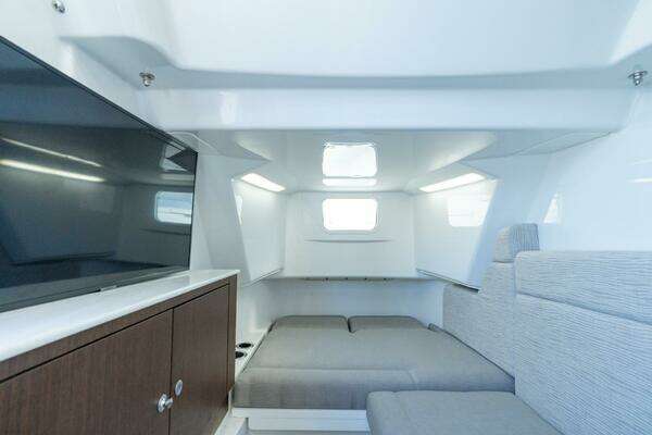 Everglades 375 Center Console Yacht For Sale