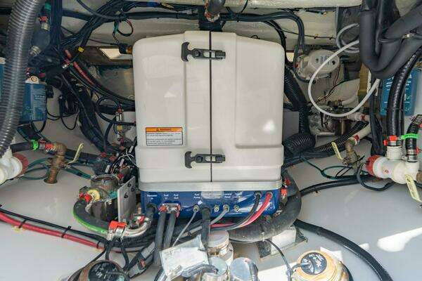 Everglades 375 Center Console Yacht For Sale