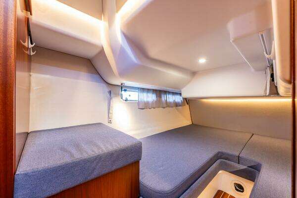 Nimbus 405 Flybridge Yacht For Sale