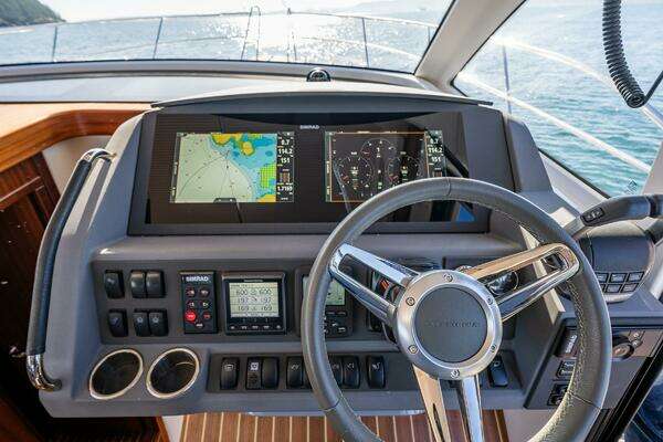 Nimbus 405 Flybridge Yacht For Sale