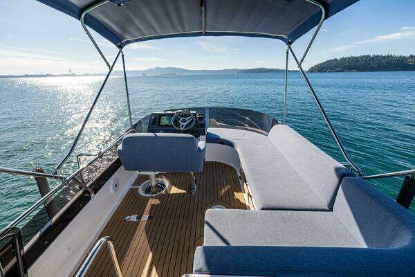 Nimbus 405 Flybridge Yacht For Sale