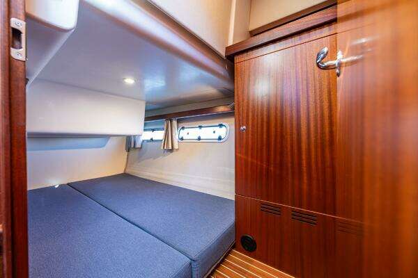 Nimbus 405 Flybridge Yacht For Sale