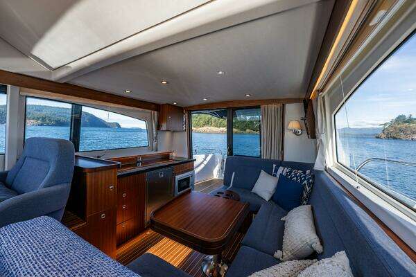 Nimbus 405 Flybridge Yacht For Sale