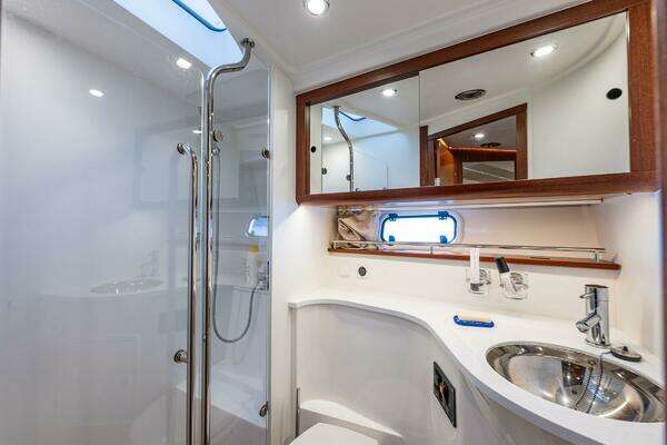 Nimbus 405 Flybridge Yacht For Sale