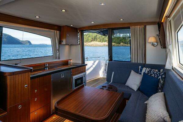 Nimbus 405 Flybridge Yacht For Sale