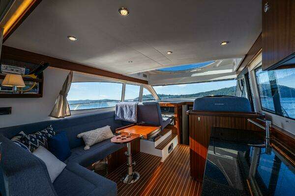 Nimbus 405 Flybridge Yacht For Sale