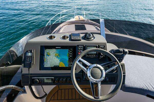 Nimbus 405 Flybridge Yacht For Sale