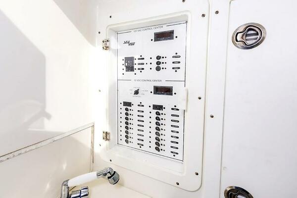 32ft SeaVee Yacht For Sale