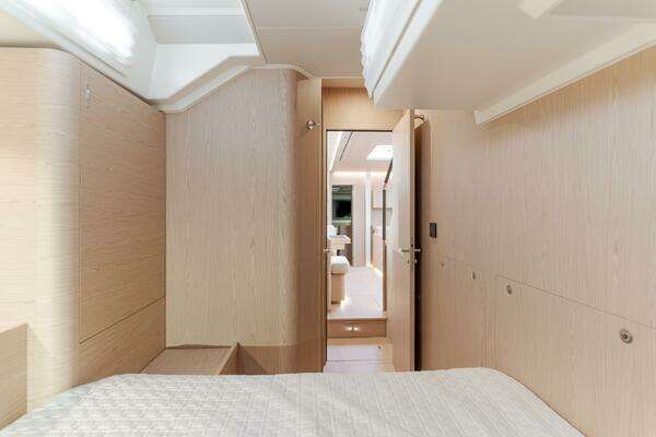 Beneteau Oceanis Yacht 60 Yacht For Sale