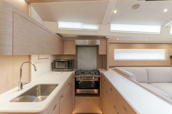 Beneteau Oceanis Yacht 60 Yacht For Sale