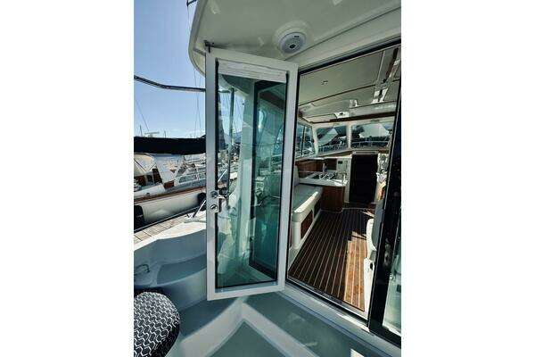 Back Cove 37 Yacht For Sale