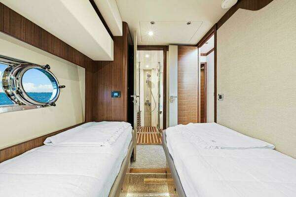 Belize 66 Daybridge Yacht For Sale