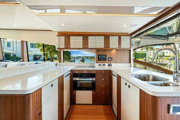 Belize 66 Daybridge Yacht For Sale