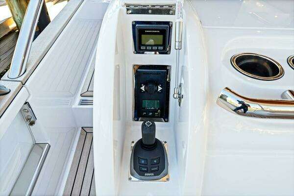 Belize 66 Daybridge Yacht For Sale