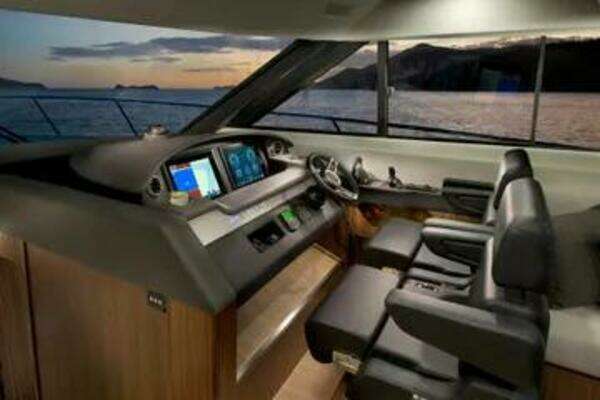 Riviera 600 Sport Yacht Yacht For Sale