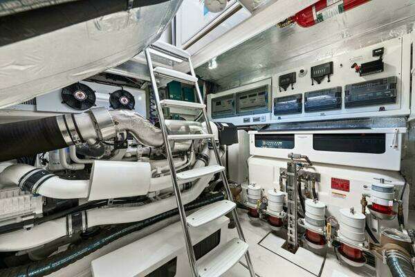 Riviera 5400 Sport Yacht Platinum Edition Yacht For Sale