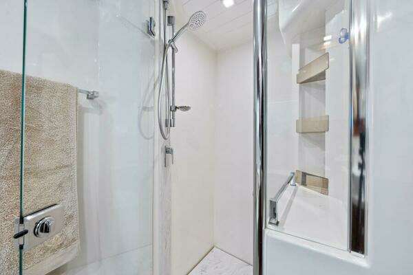 Riviera 5400 Sport Yacht Platinum Edition Yacht For Sale