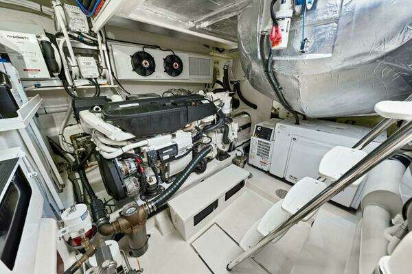 Riviera 5400 Sport Yacht Platinum Edition Yacht For Sale