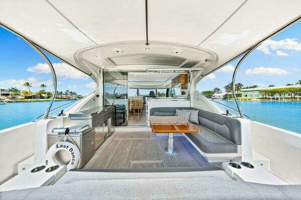 Riviera 5400 Sport Yacht Platinum Edition Yacht For Sale